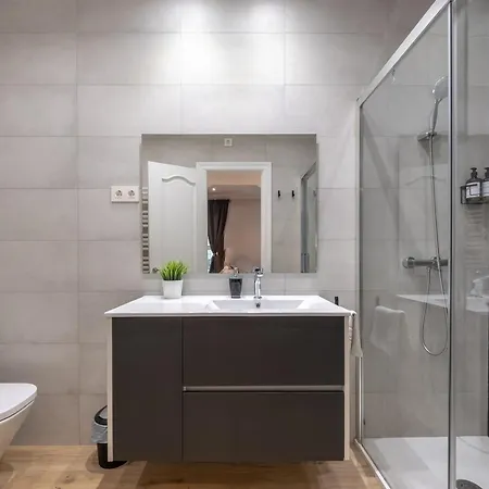 Riverside, Moderno En Centro